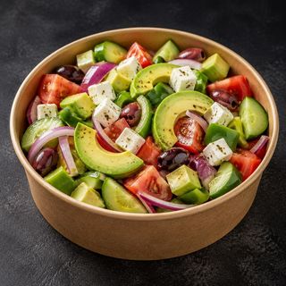 Salată Grecească cu avocado