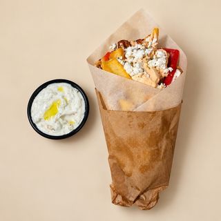 Santorini Gyros cu pui,ardei copt si feta