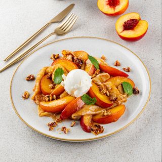 Блинчики Crêpes Suzette с нектаринами/ Clătite Crêpes Suzette cu nectarine