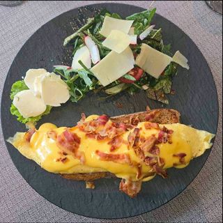 Hollandaise omlet sa slaninom 550 gr