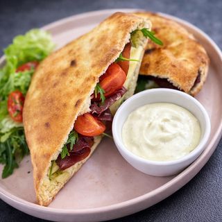 Sendvič sa pršutom po izboru 400gr