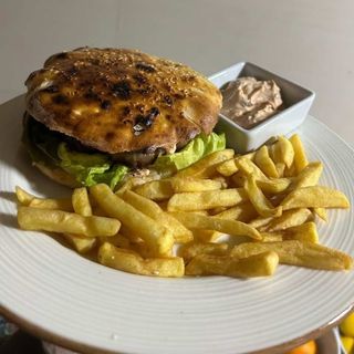 Burger sa slaninom