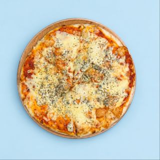 Quattro formaggi pizza