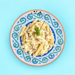 Pasta chicken alfredo