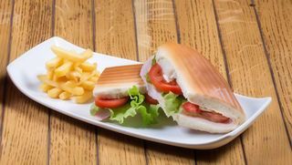 Sendvič sa šunkom 250gr