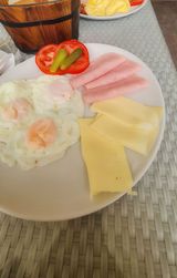 Doručak sa 3 jaja, šunkom, sirom, pavlakom i majonezom 250gr