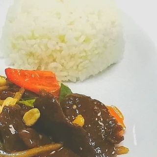 Junetina u sosu od kineskog crnog pasulja