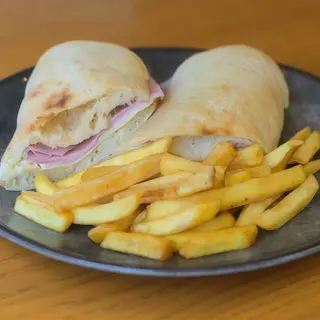 Sendvič sa šunkom 320 gr