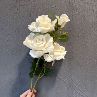 Bunt vještačko cvijeća