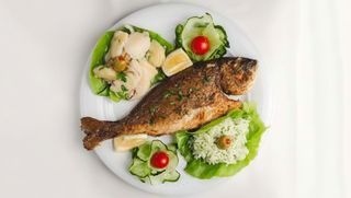 Orada 450 gr i prilog 200 gr