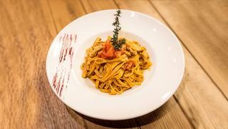 Tagliatelle sa biftekom i vrganjem 460 gr