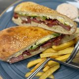 Sendvič sa kobasicom