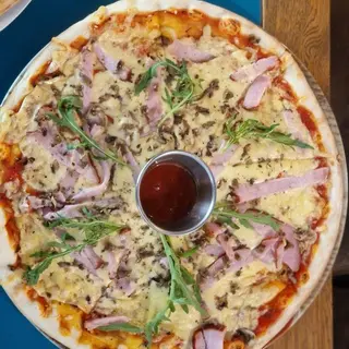 Pizza Vesuvio