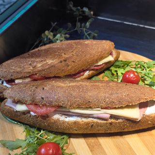 Sendvič sa mortadelom 