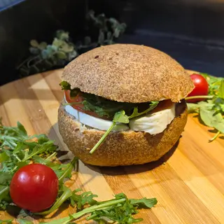 Sendvič sa mozzarellom