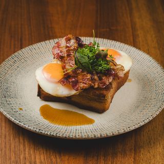 BRIOŠ - JAJA I SLANINA