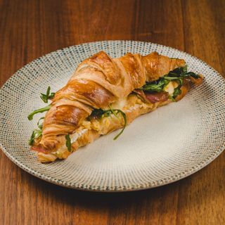 KROASAN - JAJA I PRŠUTA