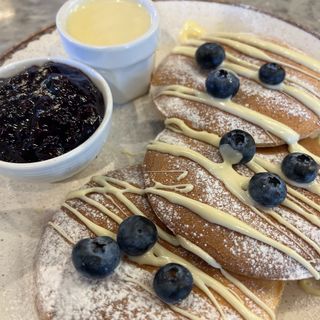 Američke palačinke sa borovnicom i bijelom čokoladom