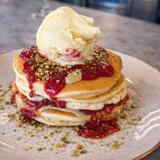 Pistaći-berry američke palačinke