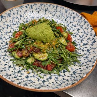 Kinoa Avokado Salata