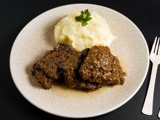 Restovana juneća džigerica sa pireom