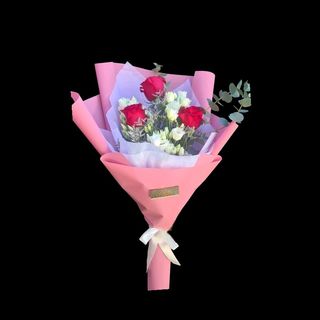 Buket crvene ruze ...eustome..limonijum ..rozo pakovanje