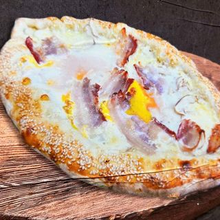 1 x Mini pizza Gondola + 1 x Coca Cola