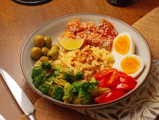 Salmon & broccoli bowl 380g