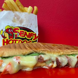 Tost sendvič sa pršutom