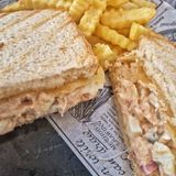 Toast tuna melt with fries / Tost topljeni sa tunom i pomfritom