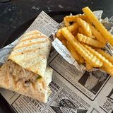 Tortilla Beef with fries / Tortilja sa govedjom salatom i pomfrit