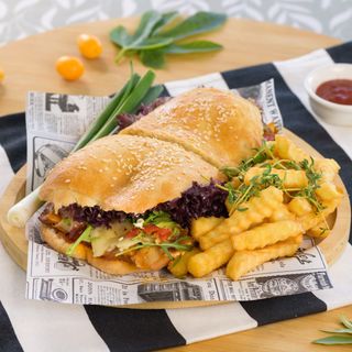 Sandwich Vege with fries / Sendvič Vege sa pomfritom