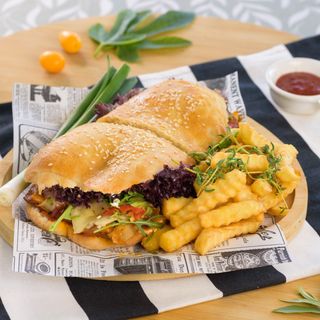 Sandwich Vege with fries / Sendvič Vege sa pomfritom