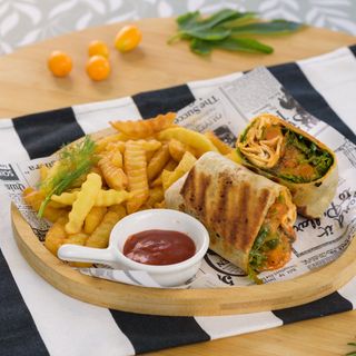 Tortilla Vegan with fries / Tortilja Vegan i pomfrit