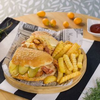 Sandwich Cubano with fries / Sendvič Cubano sa pomfritom