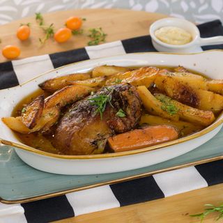 Jagnjetina ispod sača / Lamb roasted under the sach