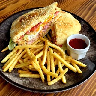 CLUB sendvic u DOMAĆOJ lepinji