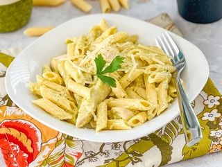 Penne sa piletinom i domaćim pestom sosom 400gr