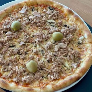 Family Tuna 1400gr + dva soka po izboru