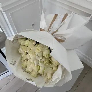 Buket bijelih ruza