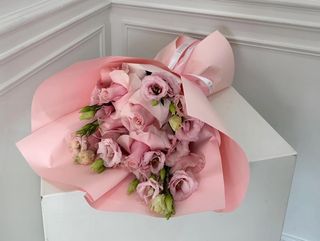 Mix of pink eustoma and pink roses