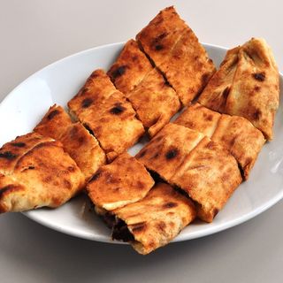 Dönerli kaşarlı pide
