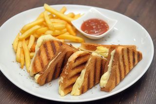 Tost sendvič sa šunkom 300gr