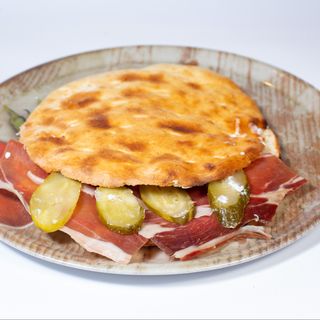 Sendvič sa pršutom 300gr