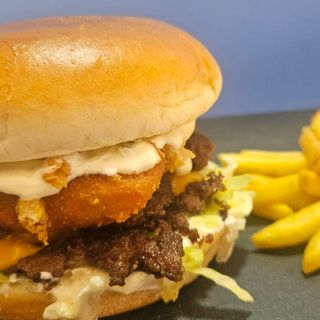 CHEESE MELT SMASH + pomfrit & kečap