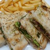 Pizza sendvič sa tunjevinom