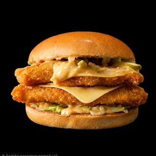 CRISPY HOT CHICKEN+ DOMAĆI POMFRIT