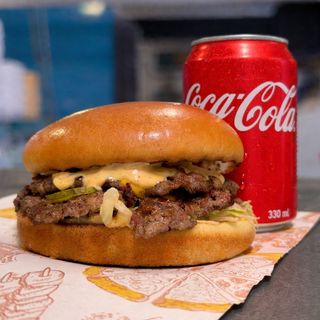 Chicago HOT burger + CocaCola