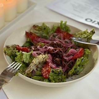 Goveđi obrazi sa sušenim paradajzom