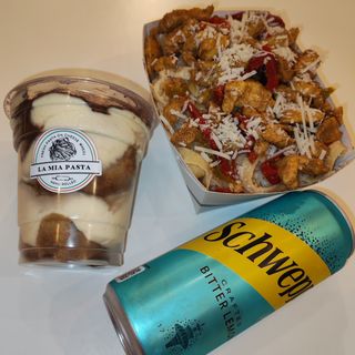 Piletina sa šarenim paprikama + Piće + La Mia Nuvola Tiramisu